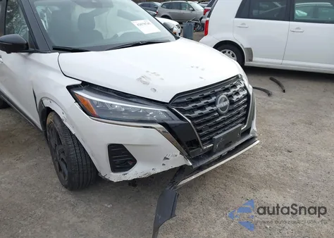 2024 Nissan Kicks Sr Xtronic Cvt z USA, uszkodzony, nr VIN 3N1CP5DV0RL488946